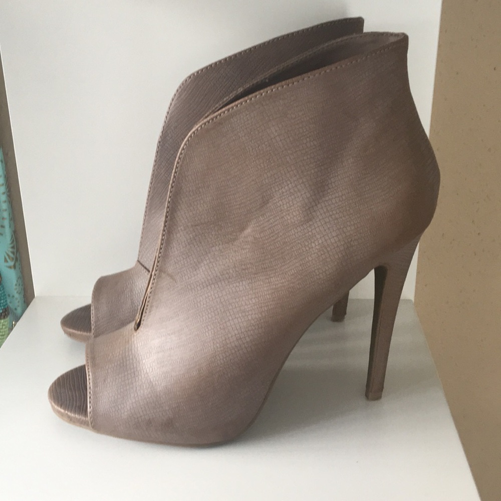 Just Fab tan Riva booties